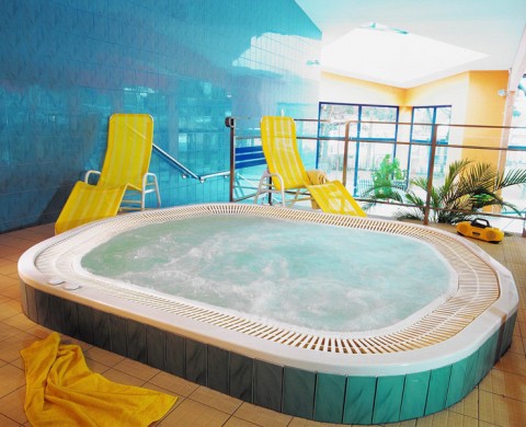 Massagepool für Außenbereich Massagepool für Außenbereich